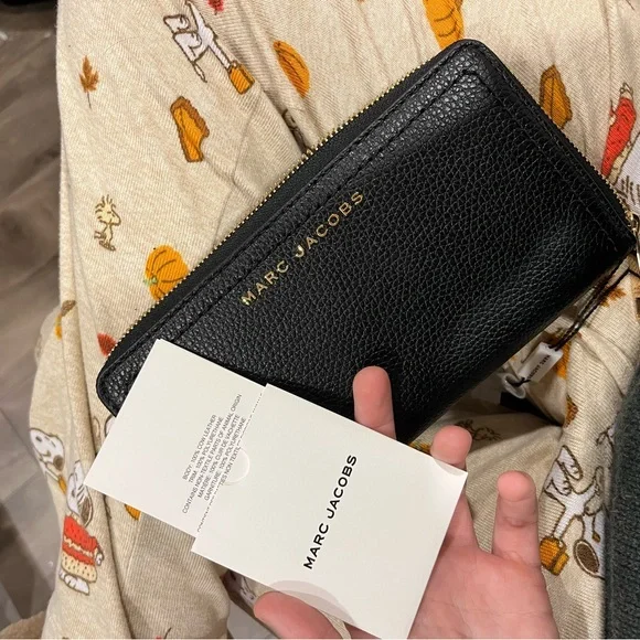 Marc Jacobs Black Textured Leather Clutch - Picture 5 of 6